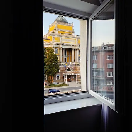 Relax In Center Of Apartment *