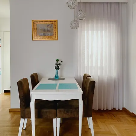 Apartment Relax In Center Of *